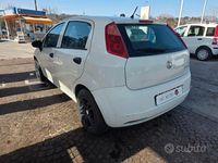 Usata Fiat Grande Punto 75 CV (55 kW) 2010 Bianco Utilitaria