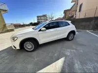 Usata Mercedes GLA180 122 CV (89 kW) 2019 Bianco SUV