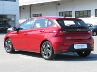 Usata Hyundai i20 82 CV (60 kW) 2023 Dragon red Utilitaria