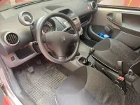 Usata Peugeot 107 Allure 68 CV (50 kW) 2011 Argento Utilitaria