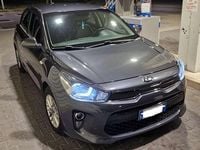 Usata Kia Rio 84 CV (61 kW) 2019 Grigio Berlina
