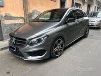 Usata Mercedes B200 2015 Grigio Monovolume