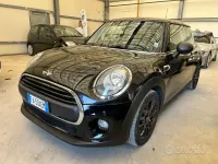 Usata Mini ONE 75 CV (55 kW) 2015 Nero Utilitaria