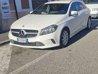 Usata Mercedes A180 Business 109 CV (80 kW) 2016 Bianco Berlina