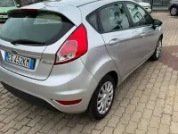 Usata Ford Fiesta Titanium 75 CV (55 kW) 2013 Argento Berlina