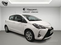 Usata Toyota Yaris Hybrid Active 73 CV (53 kW) 2019 Bianco Utilitaria