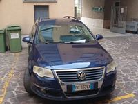 Usata VW Passat 105 CV (77 kW) 2006 Blu Station wagon