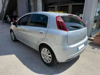 Usata Fiat Grande Punto Dynamic 90 CV (66 kW) 2007 Argento pastello Utilitaria