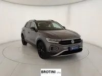 Usata VW T-Roc Sport 110 CV (80 kW) 2023 Grigio metallizzato SUV