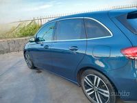 Usata Mercedes B180 116 CV (85 kW) 2022 Blu Monovolume