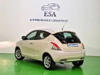 Usata Lancia Ypsilon Silver 69 CV (50 kW) 2017 Bianco Utilitaria