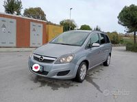 usata Opel Zafira anno 2009 CC 1.6 benzina e metano casa