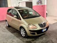 Usata Lancia Musa 101 CV (74 kW) 2005 Bianco Monovolume