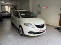 Usata Lancia Ypsilon Platinum 69 CV (50 kW) 2016 Bianco Utilitaria