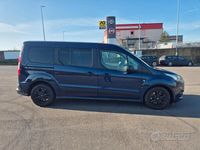 Usata Ford Tourneo Titanium 120 CV (88 kW) 2019 Blu Monovolume