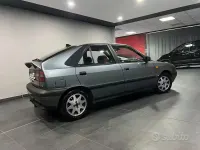 Usata Lancia Delta 75 CV (55 kW) 1994 Grigio Utilitaria