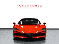 Usata Ferrari SF90 999 CV (734 kW) 2022 Rosso corsa Coupé