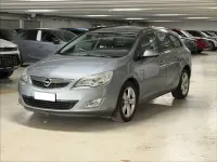 Usata Opel Astra Cosmo 140 CV (102 kW) 2012 Azzurro Station wagon