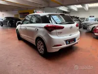 Usata Hyundai i20 75 CV (55 kW) 2018 Bianco Berlina