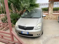 Usata Toyota Corolla Verso 116 CV (85 kW) 2003 Grigio Monovolume