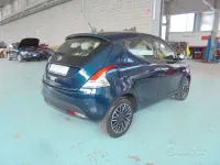 Usata Lancia Ypsilon Platinum 69 CV (50 kW) 2015 Bluazzurro Utilitaria