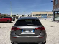 Käytetty Mercedes A180 Premium 116 HP (85 kW) 2018 Sedan