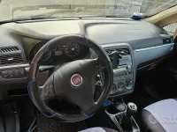 Usata Fiat Grande Punto Active 75 CV (55 kW) 2010 Bluazzurro Utilitaria