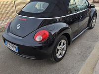Usata VW New Beetle 105 CV (77 kW) 2007 Nero Utilitaria