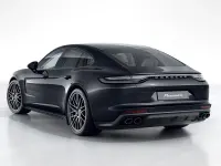 Usata Porsche Panamera 4 E-Hybrid Platinum Edition 462 CV (339 kW) 2022 Nero jet metallizzato Utilitaria