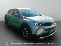 Usata Opel Mokka Elegance 101 CV (74 kW) 2023 2r grigio platino metallizzato SUV