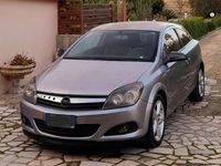 Usata Opel Astra GTC Cosmo 150 CV (110 kW) 2005 Grigio Berlina