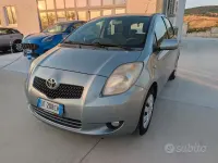 Usata Toyota Yaris Sol 90 CV (66 kW) 2008 Grigio Utilitaria