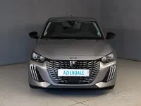 Usata Peugeot 208 Allure 101 CV (74 kW) 2025 Grigio Utilitaria