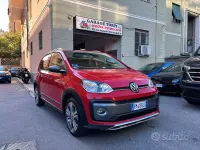 Begagnad VW up! 75 HK (55 kW) 2017 Röd Halvkombi