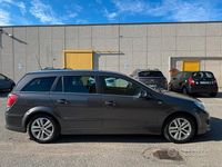 Usata Opel Astra Cosmo 116 CV (85 kW) 2010 Grigio Station wagon