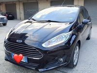 Usata Ford Fiesta 100 CV (73 kW) 2015 Nero Berlina