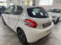 Usata Peugeot 208 Active 82 CV (60 kW) 2014 Bianco Utilitaria