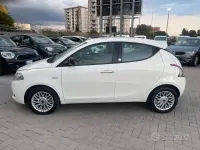 Usata Lancia Ypsilon 69 CV (50 kW) 2015 Bianco Utilitaria