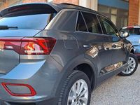 Usata VW T-Roc 150 CV (110 kW) 2024 Grigio SUV