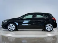 Usata Mercedes A180 109 CV (80 kW) 2017 Nero Utilitaria