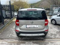 Usata Skoda Yeti Elegance 110 CV (80 kW) 2014 Grigio SUV