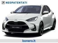Nuova Toyota Yaris Hybrid Premium 131 CV (96 kW) 2026 Platinum pearl white Berlina