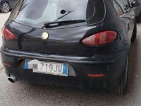 Usata Alfa Romeo 2000 Progression 116 CV (85 kW) 2002 Nero Berlina