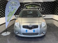 Usata Toyota Yaris 69 CV (50 kW) 2007 Argento Utilitaria
