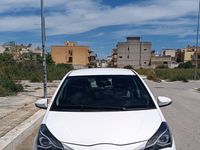 Usata Toyota Yaris Active 72 CV (52 kW) 2019 Bianco Berlina