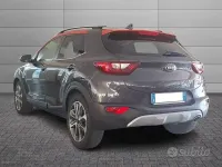 Usata Kia Stonic 97 CV (71 kW) 2019 Grigio SUV