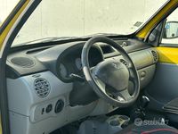 Usata Renault Kangoo Luxe 95 CV (69 kW) 2007 Giallo Monovolume