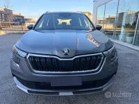 Usado Skoda Kamiq Style 90 CV (66 kW) 2022 Gris SUV