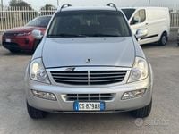 Usata Ssangyong (KGM) Rexton 165 CV (121 kW) 2005 Grigio SUV