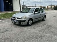 Käytetty Renault Clio II 82 HP (60 kW) 2005 Harmaa Sedan